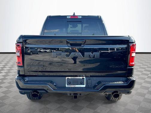 Diamond Black Crystal Pearlcoat 2026 RAM 1500 Big Horn/Lone Star