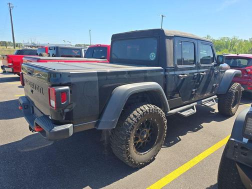 Black Clearcoat 2021 Jeep Gladiator Mojave 4x4
