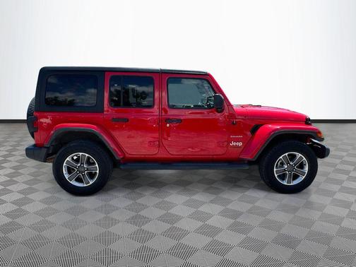 Firecracker Red Clearcoat 2022 Jeep Wrangler Unlimited Sahara