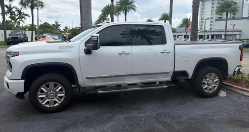 Iridescent Pearl Tricoat 2025 Chevrolet Silverado 3500 High Country