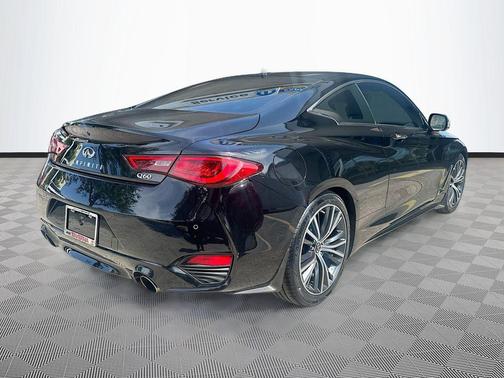 Black Obsidian 2022 INFINITI Q60 LUXE