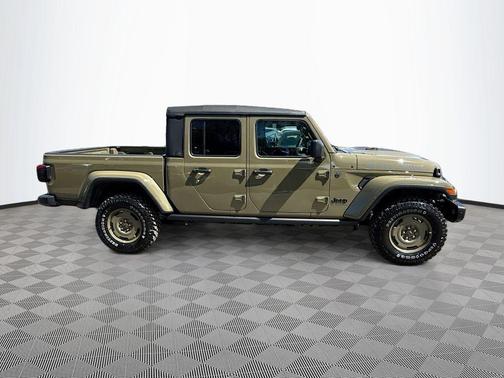 41 2026 Jeep Gladiator Willys 41 4x4