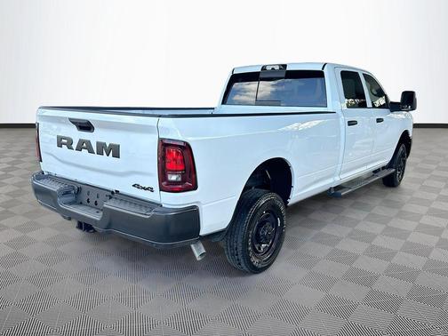 Bright White Clearcoat 2026 RAM 2500 Tradesman Crew Cab 4x4 8' Box