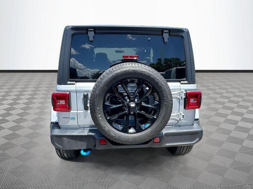 Silver Zynith Clearcoat 2023 Jeep Wrangler 4xe Rubicon
