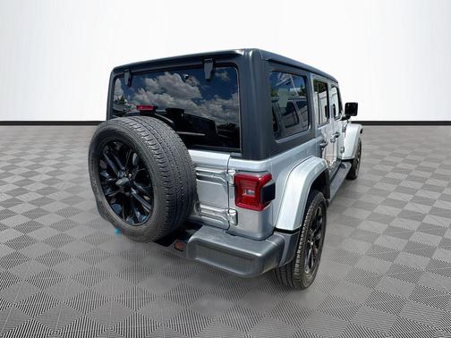 Silver Zynith Clearcoat 2023 Jeep Wrangler 4xe Rubicon