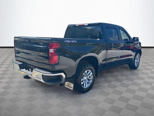 Black 2022 Chevrolet Silverado 1500 LT