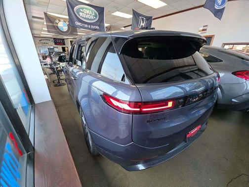 2023 Land Rover Range Rover Sport SE