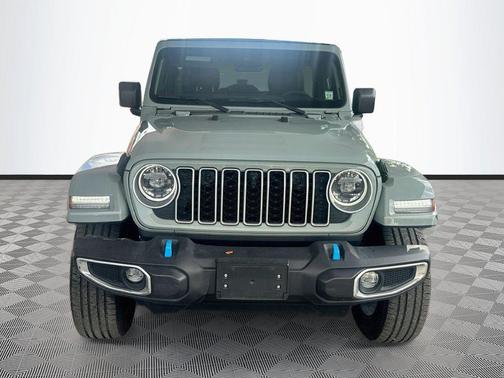Earl Clearcoat 2024 Jeep Wrangler 4xe Sahara