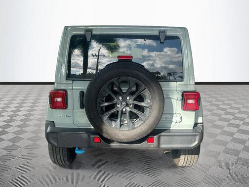 Earl Clearcoat 2024 Jeep Wrangler 4xe Sahara