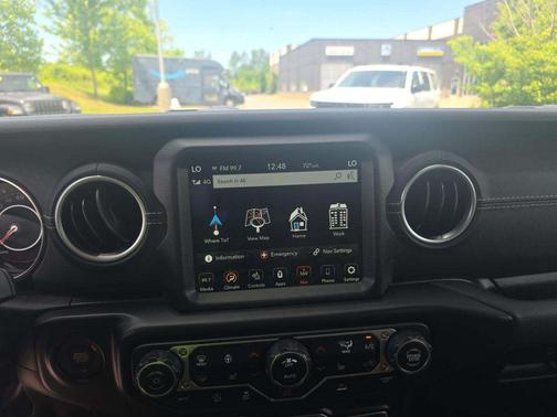 Granite Crystal Metallic Clearcoat 2022 Jeep Gladiator Overland