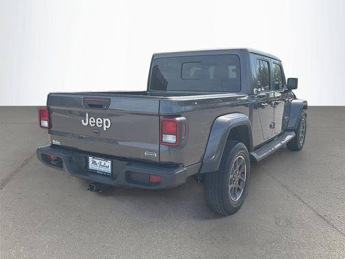 Granite Crystal Metallic Clearcoat 2022 Jeep Gladiator Overland