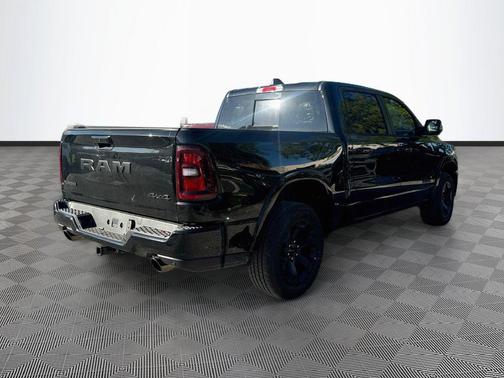 Diamond Black Crystal Pearlcoat 2027 RAM 1500 Big Horn/Lone Star