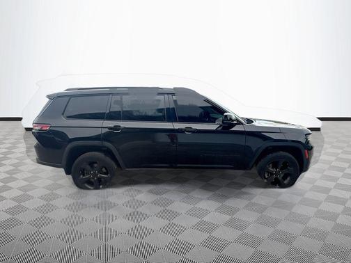Diamond Black Crystal Pearlcoat 2023 Jeep Grand Cherokee L Altitude