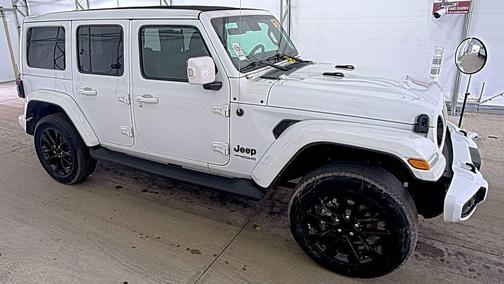 Bright White Clearcoat 2022 Jeep Wrangler Unlimited Sahara