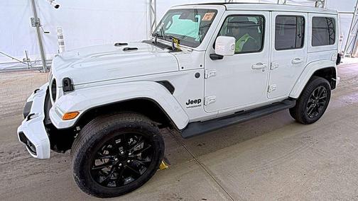 Bright White Clearcoat 2022 Jeep Wrangler Unlimited Sahara