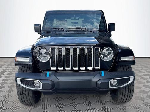 Black Clearcoat 2022 Jeep Wrangler Unlimited 4xe Sahara
