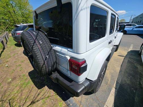 Bright White Clearcoat 2023 Jeep Wrangler 4xe Sahara