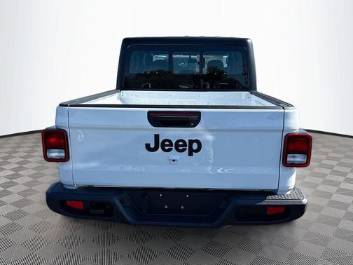 Bright White Clearcoat 2026 Jeep Gladiator Sport