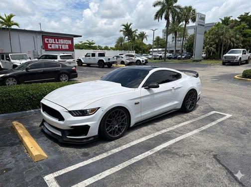 Oxford White 2016 Ford Mustang GT