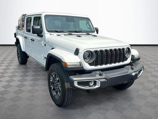 Bright White Clearcoat 2026 Jeep Gladiator Sahara 4x4