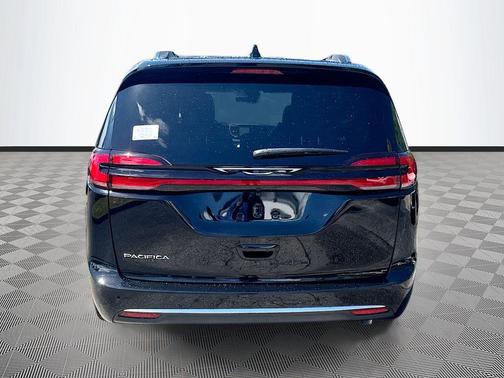 Diamond Black Crystal Pearlcoat 2027 Chrysler Pacifica L