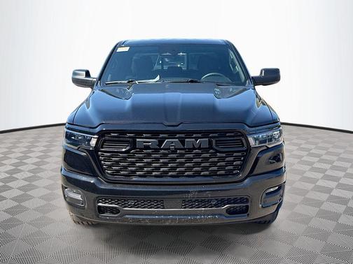 Diamond Black Crystal Pearlcoat 2026 RAM 1500 Express