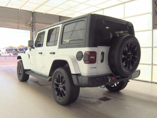 Bright White Clearcoat 2023 Jeep Wrangler 4xe Sahara