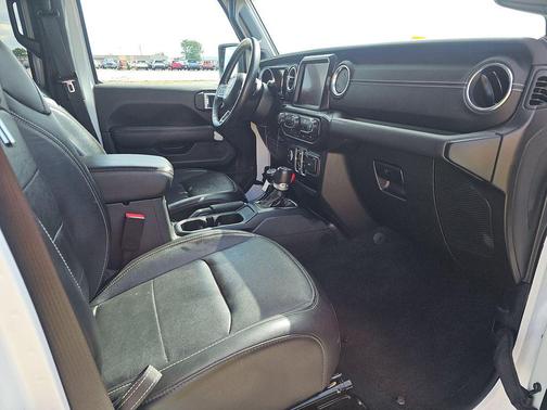 Bright White Clearcoat 2023 Jeep Wrangler 4xe Sahara