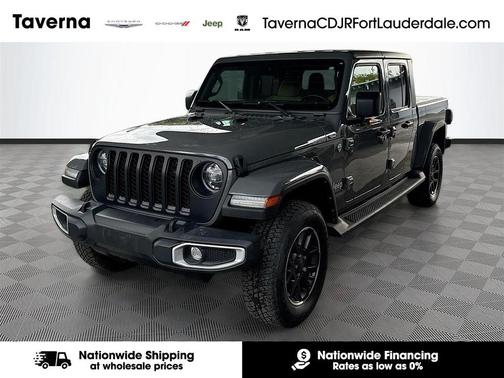 Sting-Gray Clearcoat 2022 Jeep Gladiator Overland