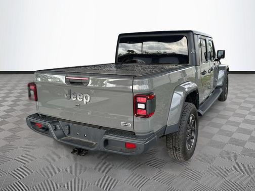 Sting-Gray Clearcoat 2022 Jeep Gladiator Overland
