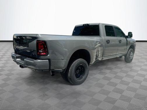 Ceramic Gray Clearcoat 2026 RAM 3500 Big Horn Crew Cab 4x4 8' Box