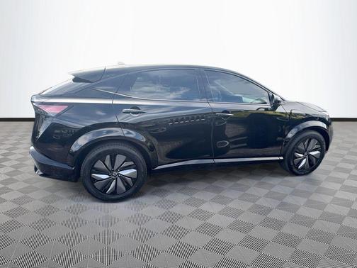 Black Diamond Pearl 2024 Nissan ARIYA ENGAGE+