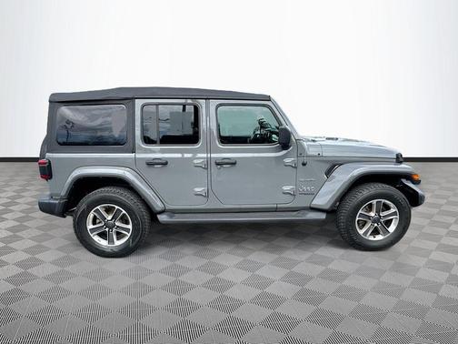 Sting-Gray Clearcoat 2021 Jeep Wrangler Unlimited Sahara
