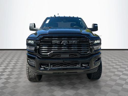 Diamond Black Crystal Pearlcoat 2026 RAM 2500 Big Horn