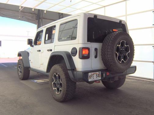 Bright White Clearcoat 2023 Jeep Wrangler Rubicon