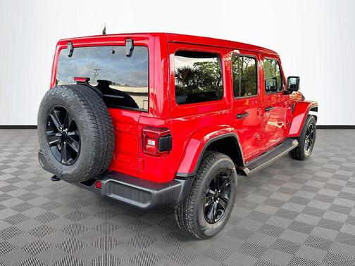 Firecracker Red Clearcoat 2022 Jeep Wrangler Unlimited Sahara