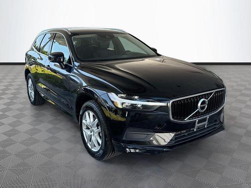 Onyx Black Metallic 2021 Volvo XC60 T5 Momentum