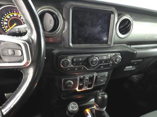 Sarge Green Clearcoat 2022 Jeep Wrangler Unlimited Sahara