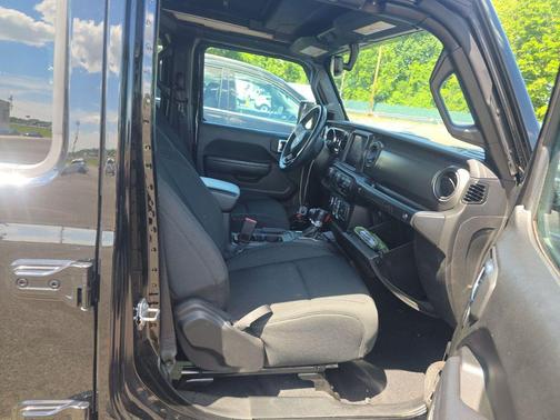 Black Clearcoat 2022 Jeep Wrangler Unlimited Sport