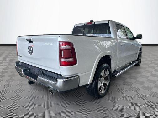 Ivory White Tri-Coat Pearlcoat 2021 RAM 1500 Laramie