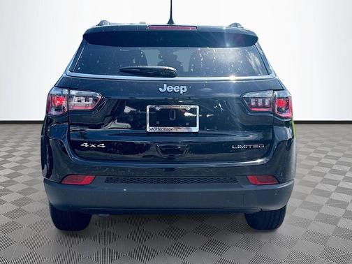 Diamond Black Crystal Pearlcoat 2026 Jeep Compass Limited