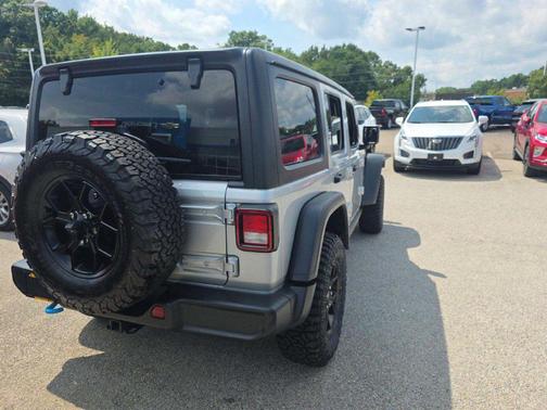 Silver Zynith Clearcoat 2024 Jeep Wrangler 4xe Willys