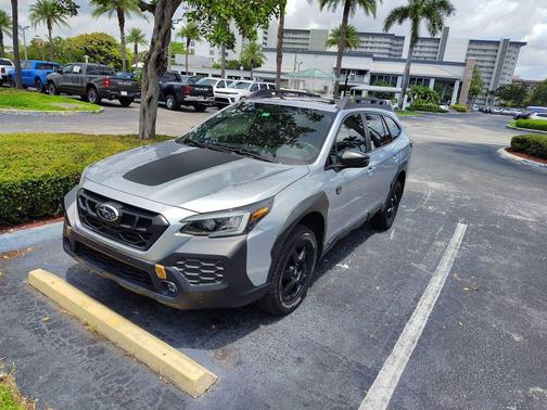 Ice Silver Metallic 2025 Subaru Outback Wilderness