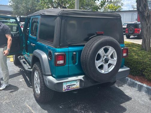 Bikini Pearlcoat 2020 Jeep Wrangler Unlimited Sport