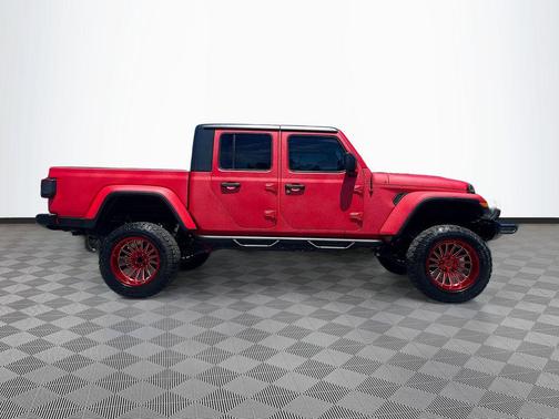 Sting-Gray Clearcoat 2021 Jeep Gladiator Willys 4x4