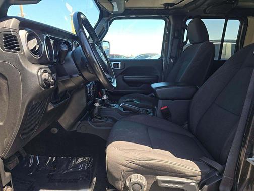 Granite Crystal Metallic Clearcoat 2023 Jeep Wrangler Sport S