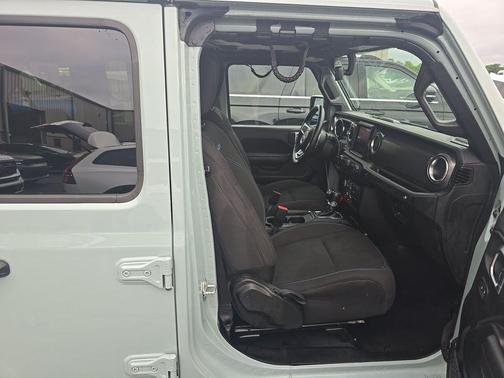 Earl Clearcoat 2023 Jeep Wrangler 4xe Rubicon