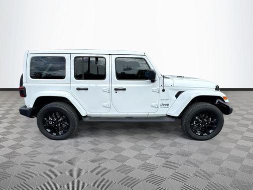 Bright White Clearcoat 2022 Jeep Wrangler Unlimited 4xe Sahara