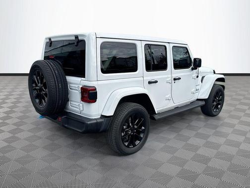 Bright White Clearcoat 2022 Jeep Wrangler Unlimited 4xe Sahara
