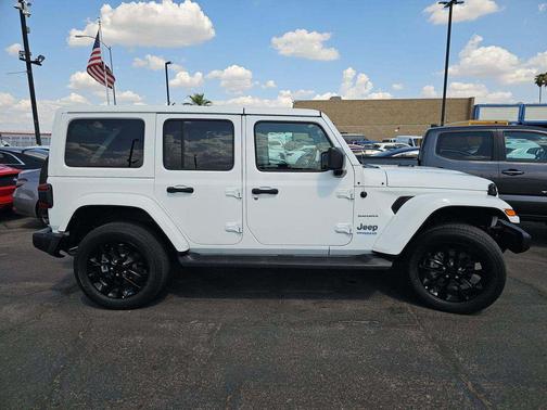 Bright White Clearcoat 2022 Jeep Wrangler Unlimited 4xe Sahara